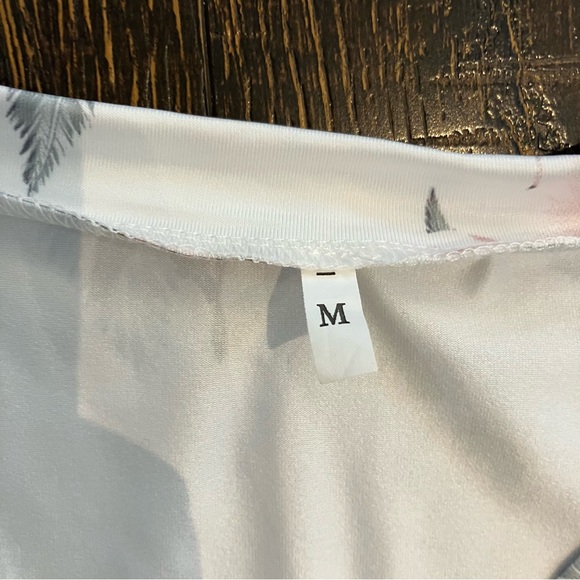 Like new white floral sleeveless top - Picture 6 of 8